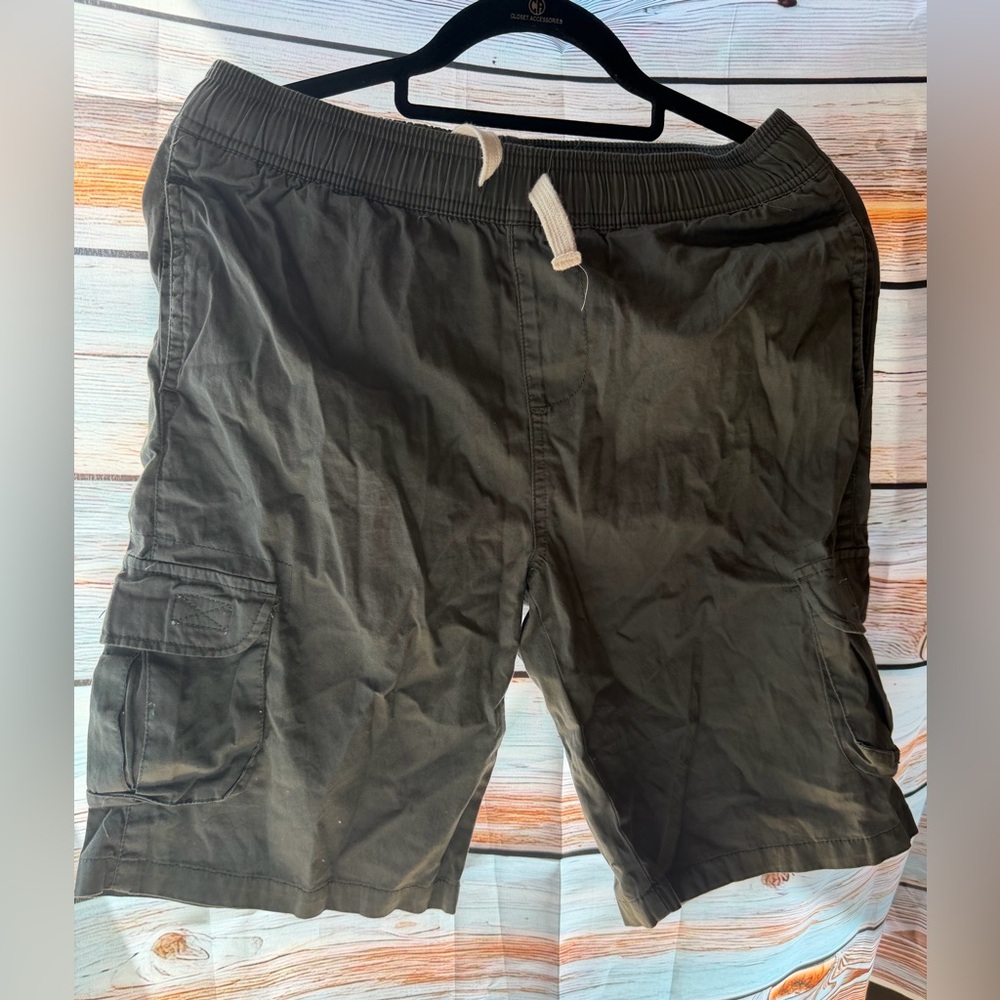 True Craft Olive Green Cargo Shorts with Drawstring‎